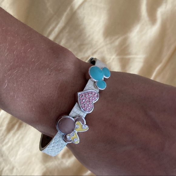 RARE Disney x Swarovski bracelet - Picture 3 of 5